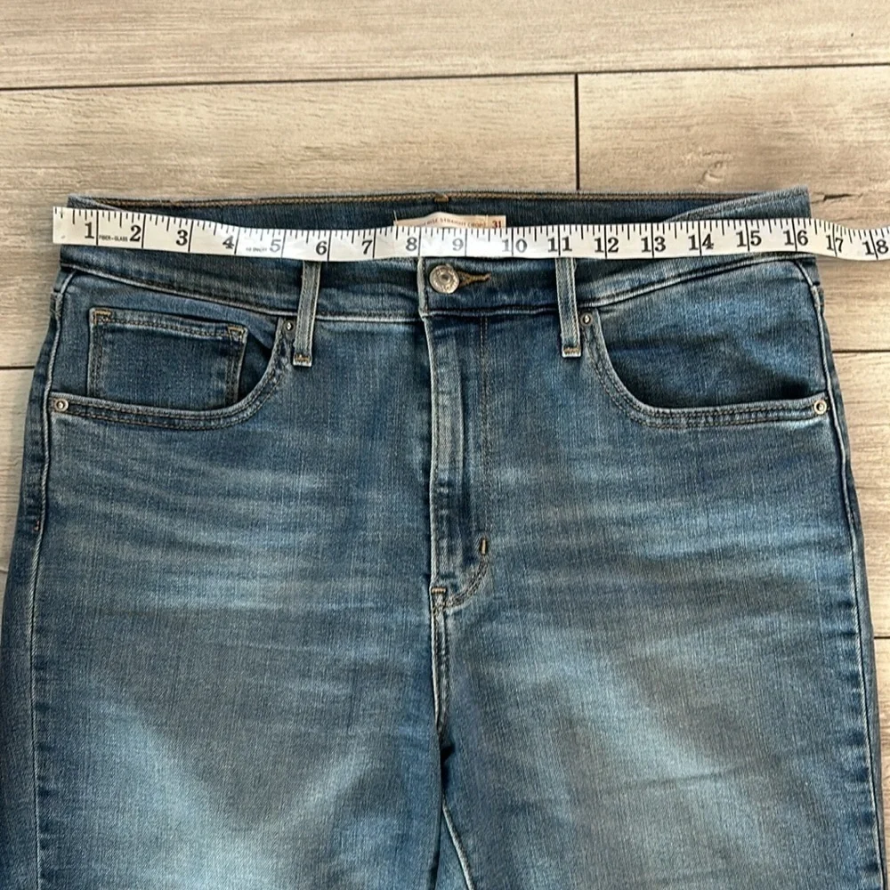 Levi's 724 high rise straight crop jeans size 31